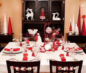 Modern-Christmas-Dining-Room-Table