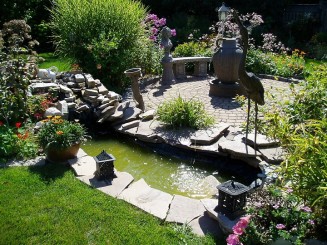 Small-Back-Yard-Landscaping-Ideas