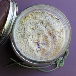 Oatmeal-and-Lavender-Bath-Soak