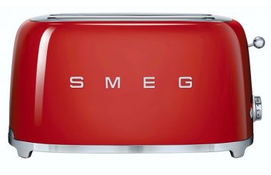 gift ideas for women - red smeg toaster
