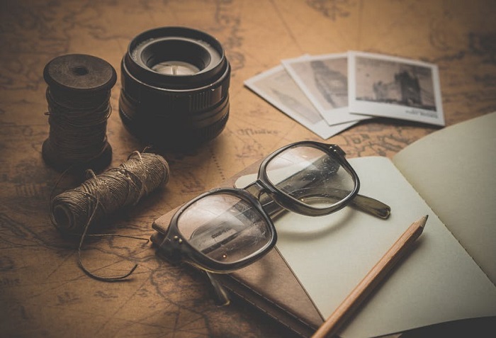 Take your traveling documents with on your holiday trip | Junk Mail