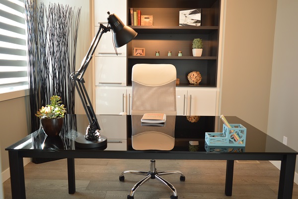 Choose the perfect office desk | Junk Mail
